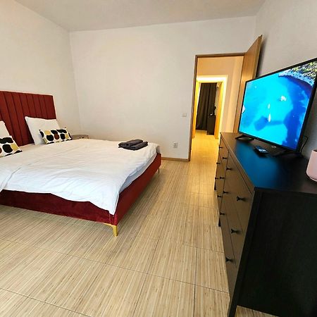 Color Apartments Corneliu Coposu No3 Букурещ Екстериор снимка