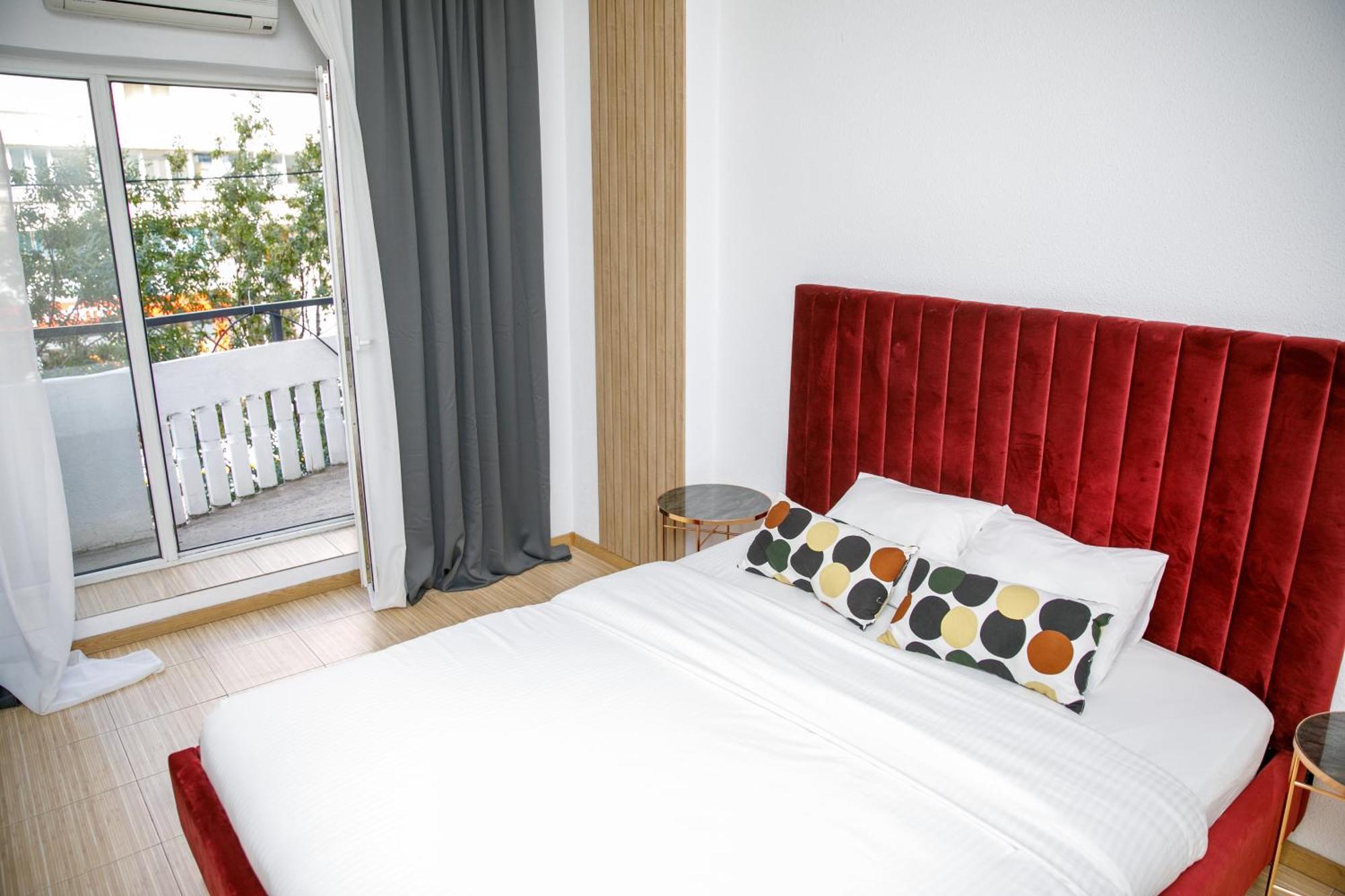 Color Apartments Corneliu Coposu No3 Букурещ Екстериор снимка