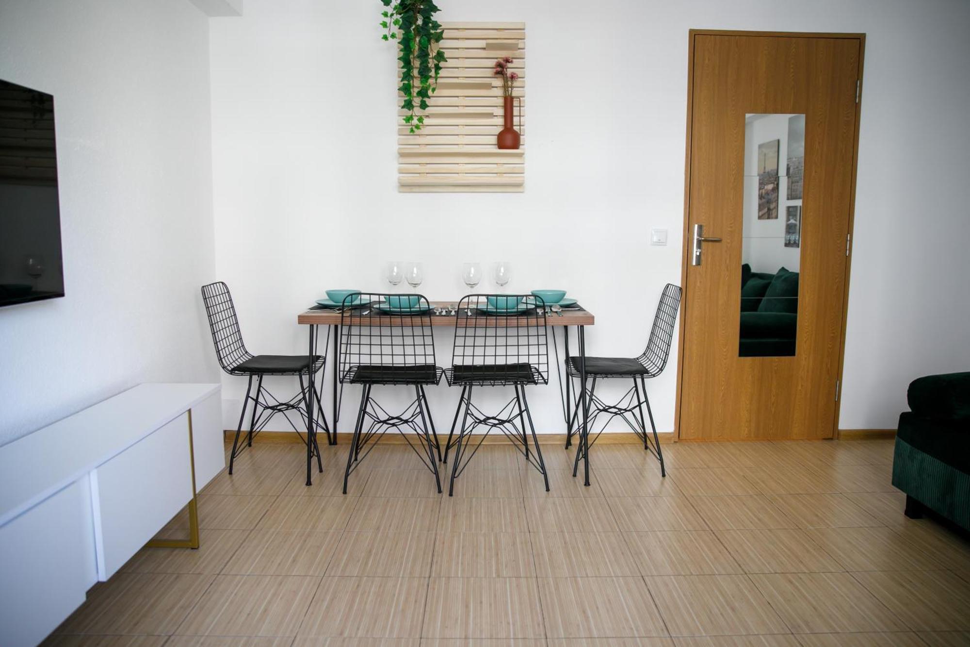 Color Apartments Corneliu Coposu No3 Букурещ Екстериор снимка