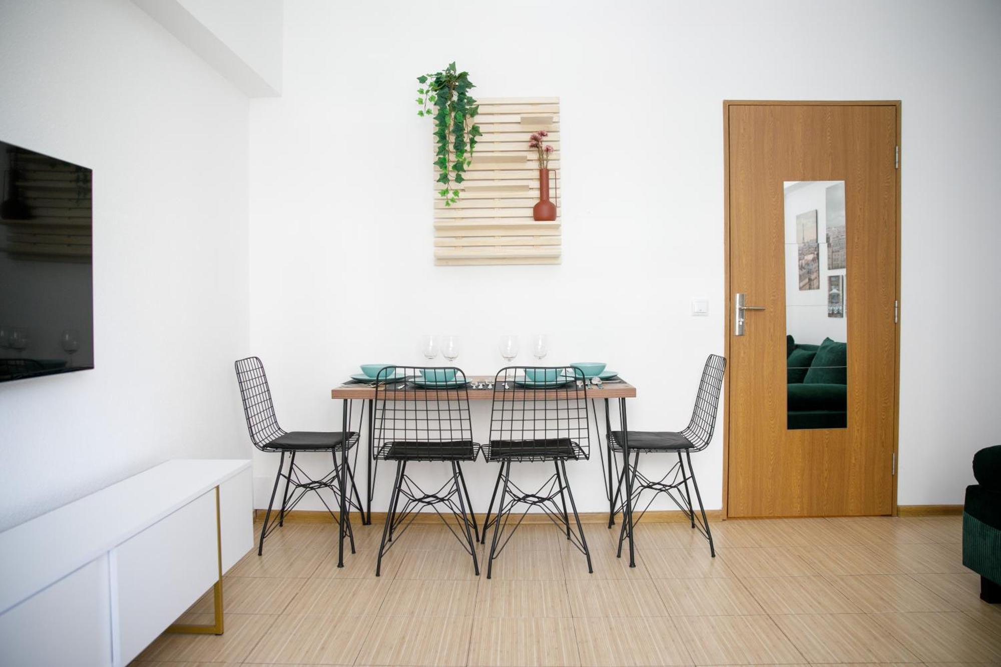 Color Apartments Corneliu Coposu No3 Букурещ Екстериор снимка