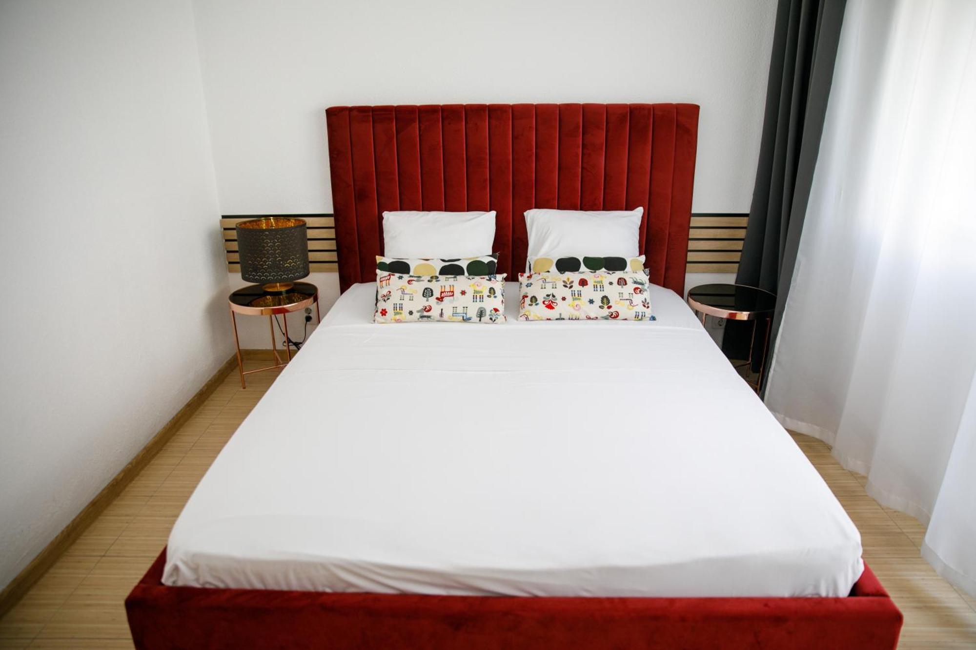 Color Apartments Corneliu Coposu No3 Букурещ Екстериор снимка