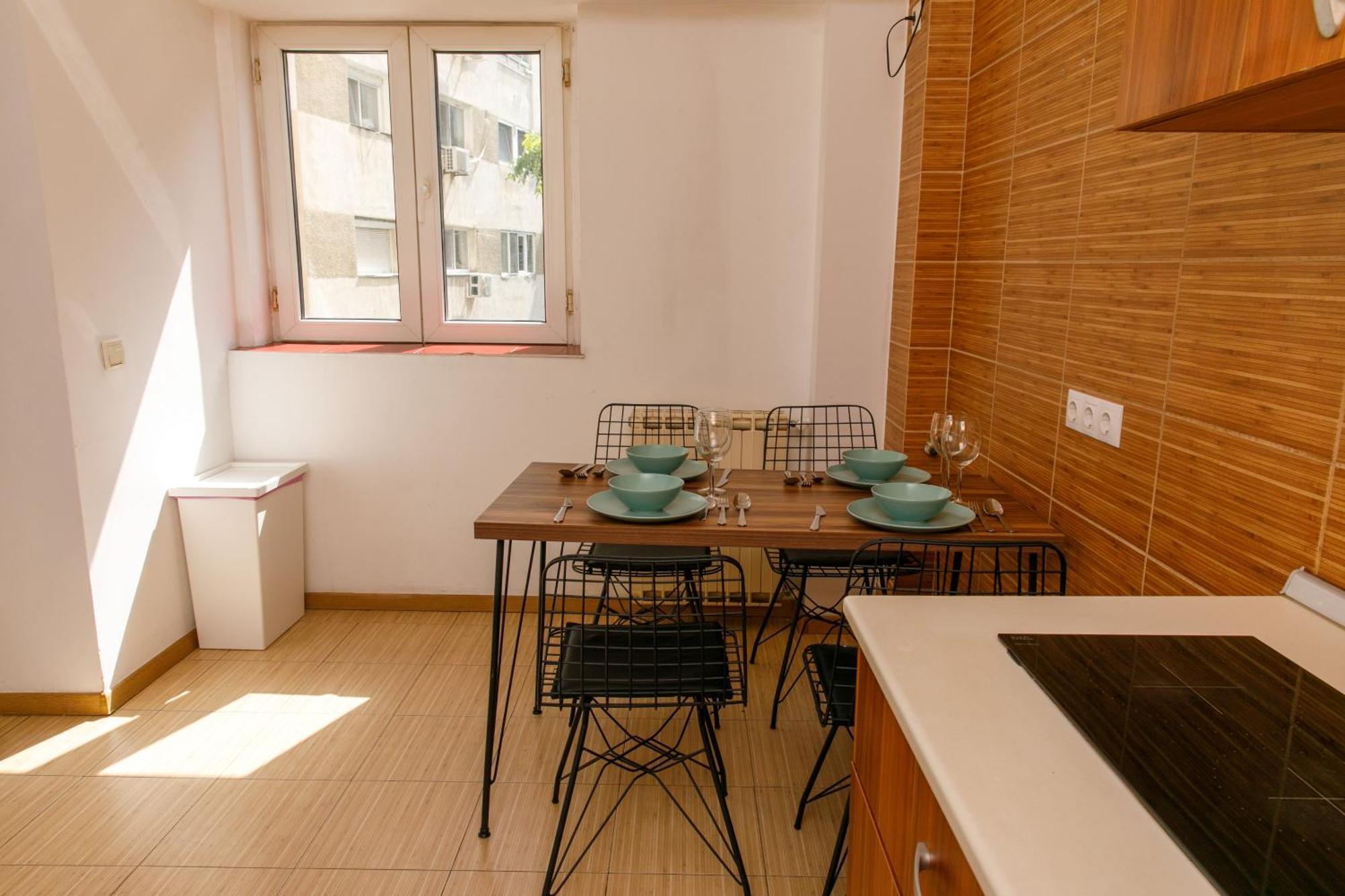 Color Apartments Corneliu Coposu No3 Букурещ Екстериор снимка